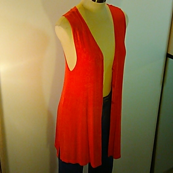 VIVYD USA ROSE MOTIF FUSCIA CARDIGAN - Picture 1 of 6